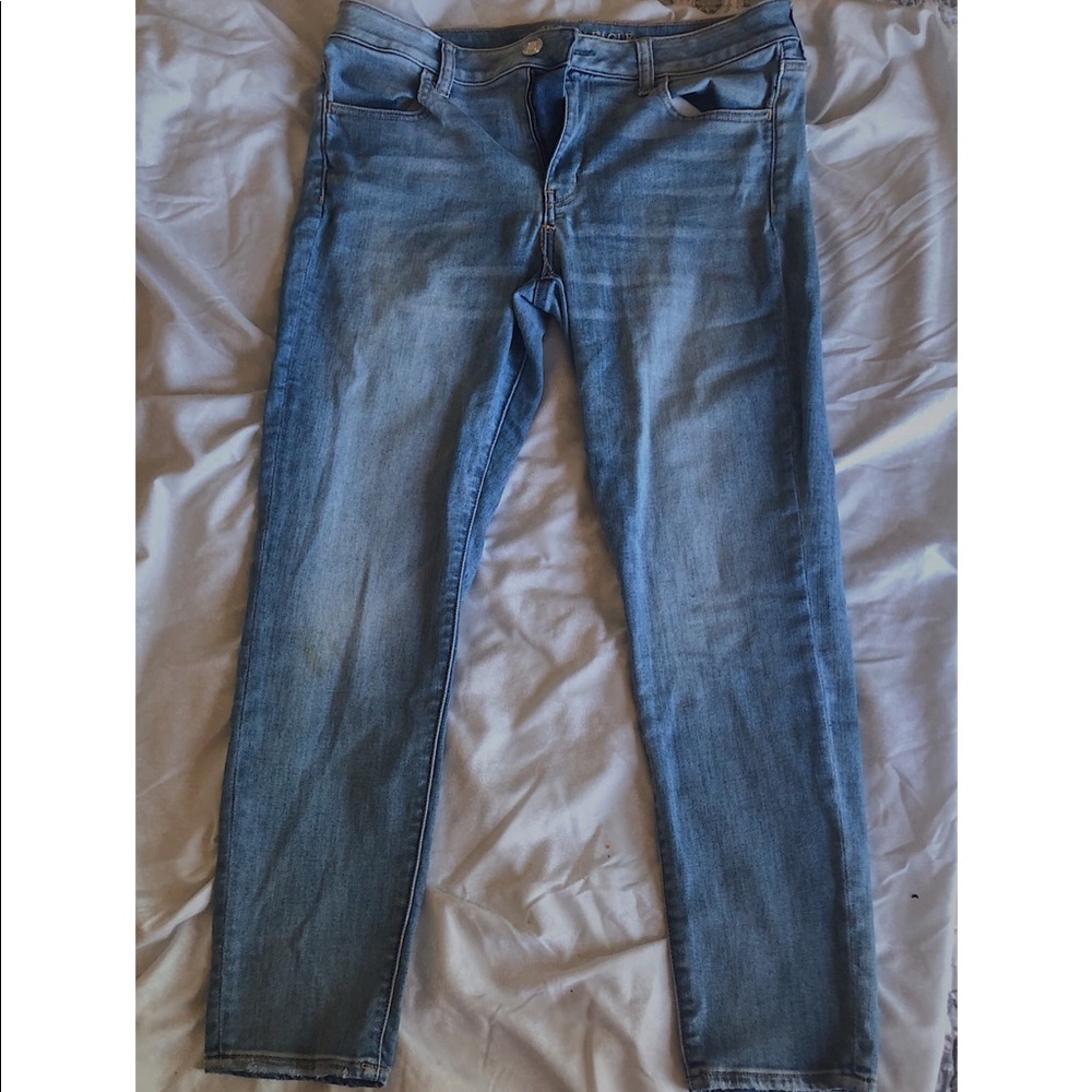 Light wash denim jean